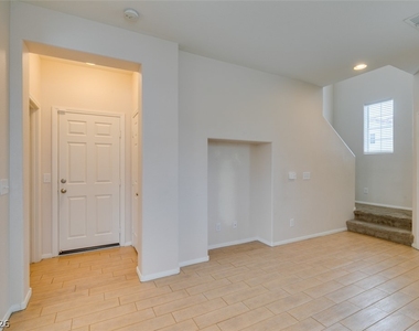 1137 Village Crossing Lane - Photo Thumbnail 10