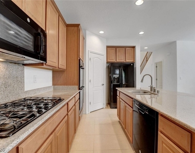 7110 Purple Iris Avenue - Photo Thumbnail 28
