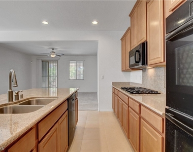 7110 Purple Iris Avenue - Photo Thumbnail 30