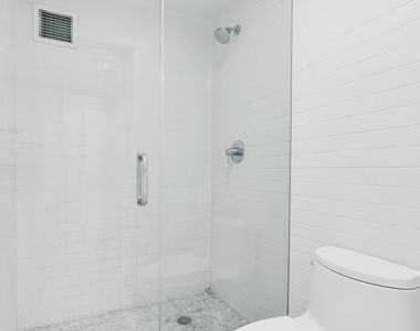 East 95th Street - Photo Thumbnail 6