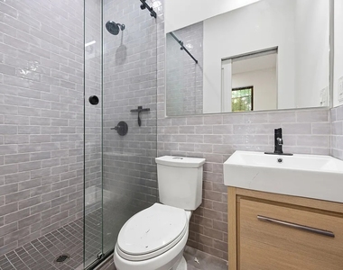 521 Decatur Street - Photo Thumbnail 8