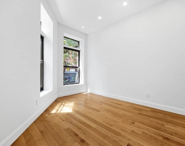 521 Decatur Street - Photo Thumbnail 4