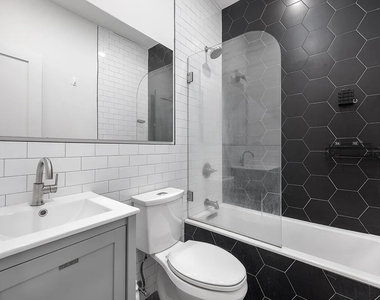 521 Decatur Street - Photo Thumbnail 5