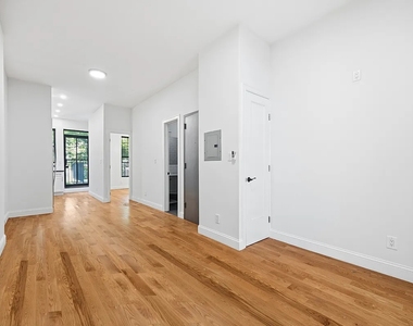 521 Decatur Street - Photo Thumbnail 3