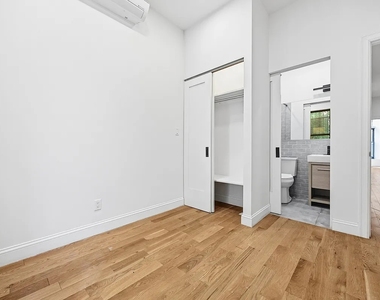 521 Decatur Street - Photo Thumbnail 7