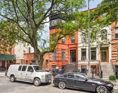 521 Decatur Street - Photo Thumbnail 9