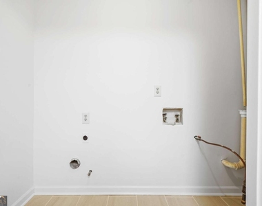 901 Gettysburg Place - Photo Thumbnail 14