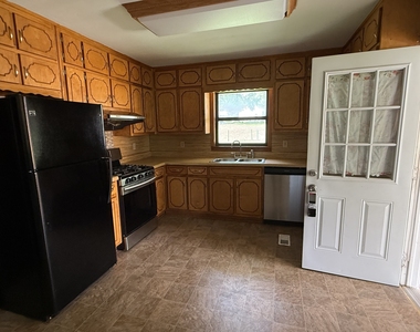 12 Georgia Avenue - Photo Thumbnail 2