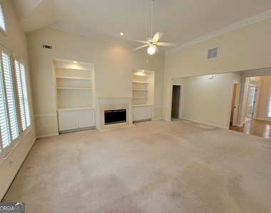 225 Lockmeade Way - Photo Thumbnail 7