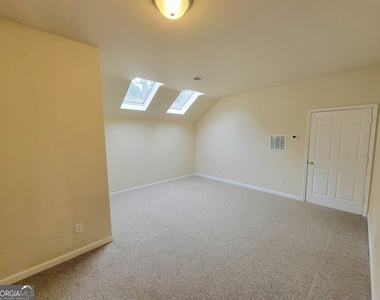 225 Lockmeade Way - Photo Thumbnail 17