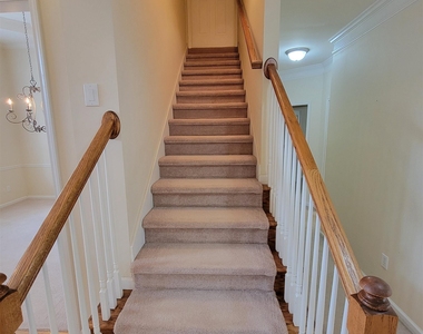 225 Lockmeade Way - Photo Thumbnail 15