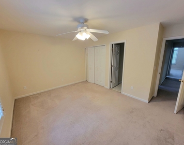 225 Lockmeade Way - Photo Thumbnail 24