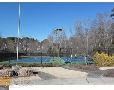 225 Lockmeade Way - Photo Thumbnail 36