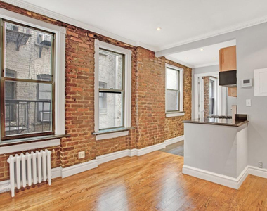 E 13th St and 1st Avenue - Photo Thumbnail 3
