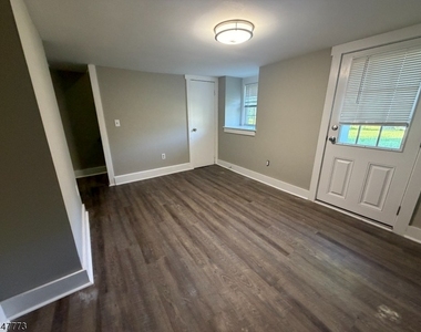 23 Central Ave - Photo Thumbnail 11