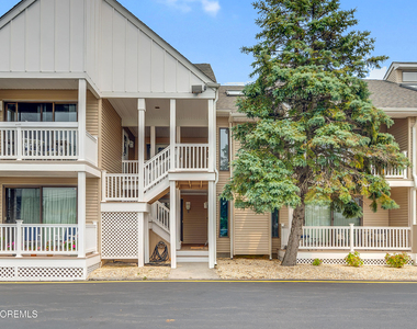 1820 E Pennsylvania Avenue E - Photo Thumbnail 1