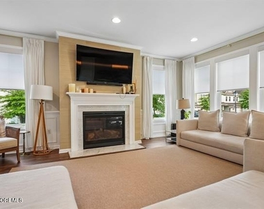 12 Eckert Drive - Photo Thumbnail 5