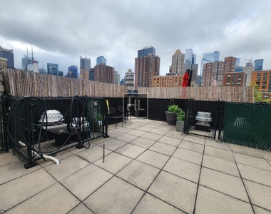 517 West 46 Street - Photo Thumbnail 10