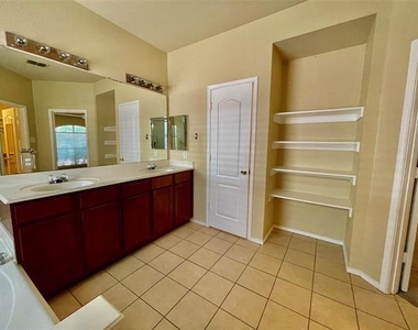 1535 Silver Spur Drive - Photo Thumbnail 14