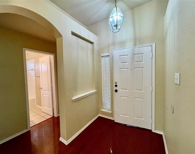 1535 Silver Spur Drive - Photo Thumbnail 5