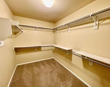 1535 Silver Spur Drive - Photo Thumbnail 15