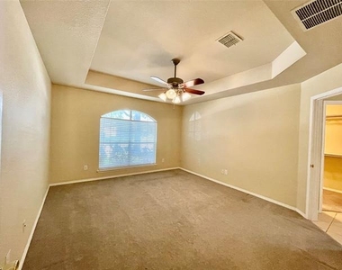 1535 Silver Spur Drive - Photo Thumbnail 9