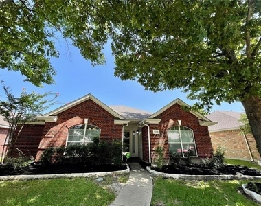 1535 Silver Spur Drive - Photo Thumbnail 1