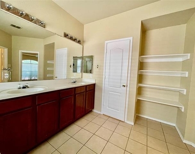 1535 Silver Spur Drive - Photo Thumbnail 13