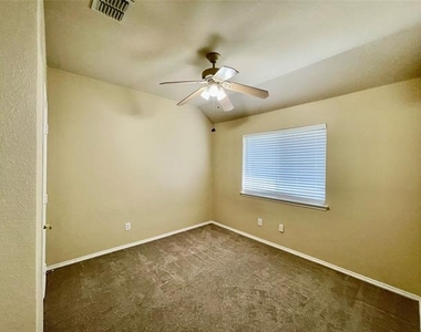 1535 Silver Spur Drive - Photo Thumbnail 6