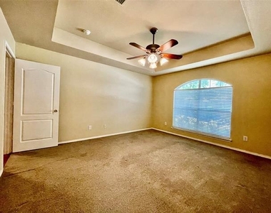 1535 Silver Spur Drive - Photo Thumbnail 17