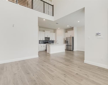 1506 Lake District Drive - Photo Thumbnail 3