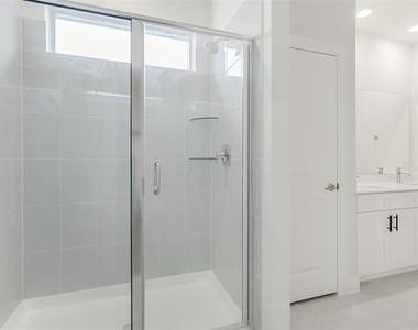1506 Lake District Drive - Photo Thumbnail 21