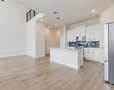 1506 Lake District Drive - Photo Thumbnail 7