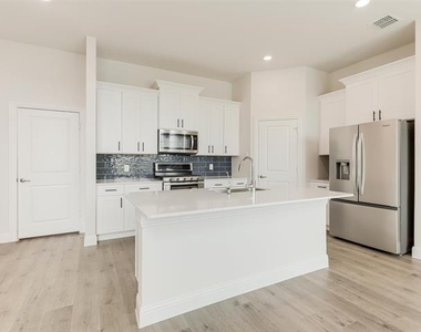 1506 Lake District Drive - Photo Thumbnail 9