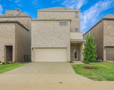 1506 Lake District Drive - Photo Thumbnail 27
