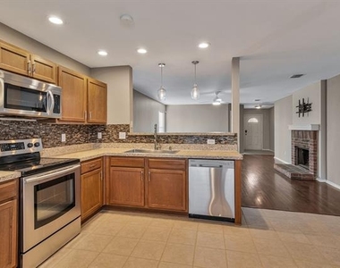 1817 Kittredge Way - Photo Thumbnail 5