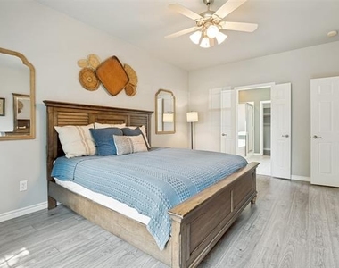 514 N 1st Street - Photo Thumbnail 14