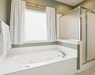 514 N 1st Street - Photo Thumbnail 17
