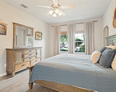 514 N 1st Street - Photo Thumbnail 13