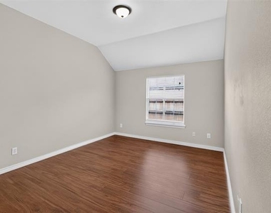 2848 Gillespie Lane - Photo Thumbnail 22