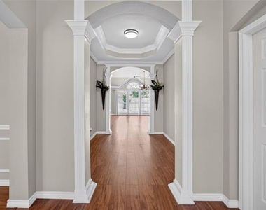 2848 Gillespie Lane - Photo Thumbnail 3