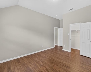 2848 Gillespie Lane - Photo Thumbnail 23