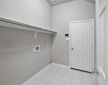 2848 Gillespie Lane - Photo Thumbnail 17