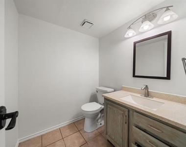 1414 Dudley Drive - Photo Thumbnail 12