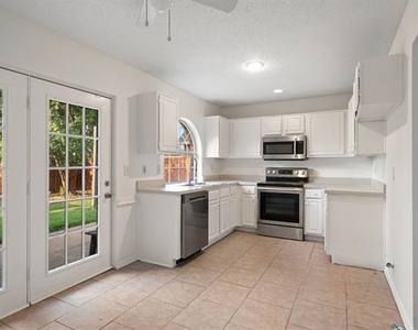 1414 Dudley Drive - Photo Thumbnail 9