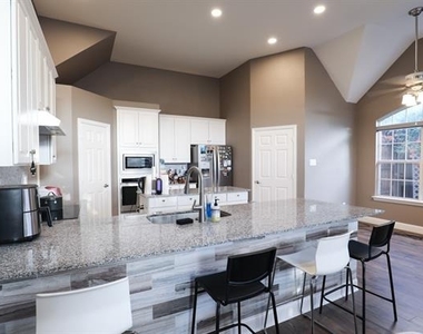 3408 Devonshire Court - Photo Thumbnail 7