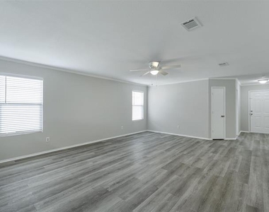 2508 Pecan Drive - Photo Thumbnail 6