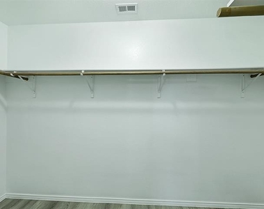 2508 Pecan Drive - Photo Thumbnail 17