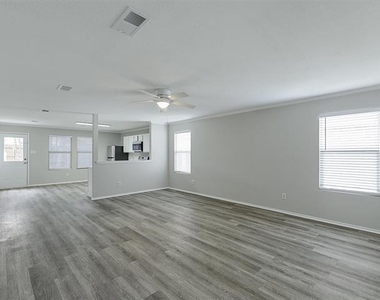 2508 Pecan Drive - Photo Thumbnail 3
