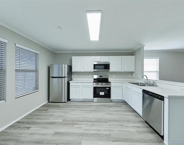 2508 Pecan Drive - Photo Thumbnail 9